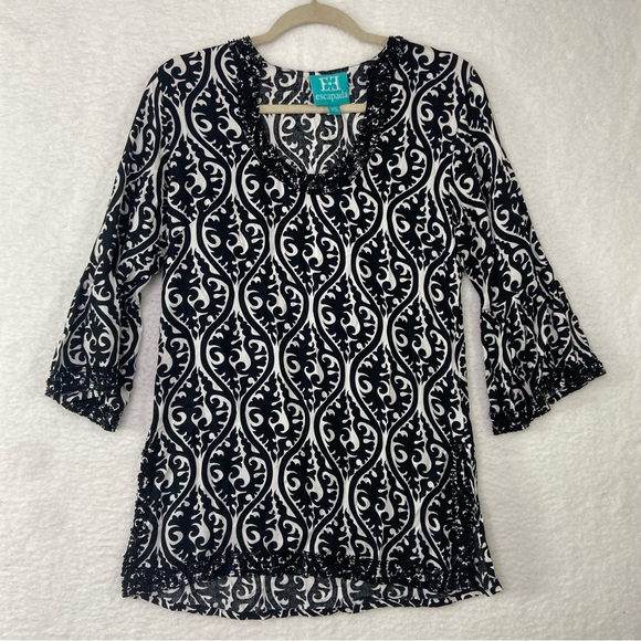 Et Lois artsy bubble colorblock big button top. Size Large - Picture 7 of 11